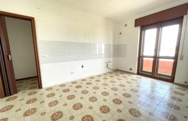 APPARTAMENTO DI AMPIA METRATURA CON BOX AUTO – Squinzano (Le), via Moretto