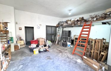 LOCALE DEPOSITO/GARAGE – Squinzano (Le), Via San Leonardo