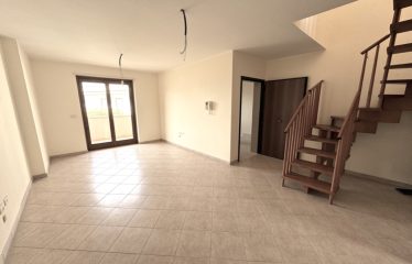 APPARTAMENTO 1&deg; PIANO CON BOX E MANSARDA INTERNA &ndash; Trepuzzi (Le), via Giuseppe Elia