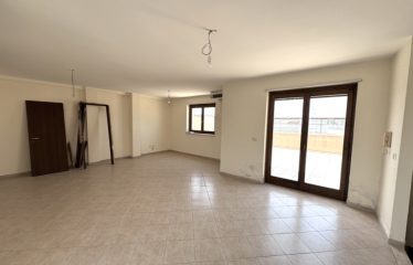 APPARTAMENTO 1&deg; PIANO CON BOX E MANSARDA INTERNA &ndash; Trepuzzi (Le), via Giuseppe Elia