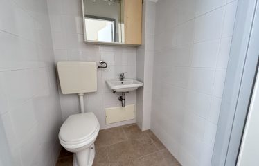LOCALE COMMERCIALE/UFFICIO – Squinzano (Le), P.zza della Vittoria