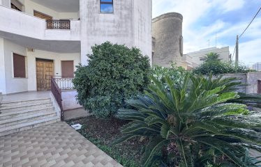 ABITAZIONE PIANO 1° CON AREA SOLARE – Arnesano (Le), via Materdomini 74
