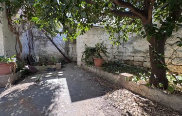 ABITAZIONE INDIPENDENTE CON GIARDINO &ndash; Squinzano (LE), via Garibaldi