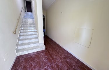 ABITAZIONE INDIPENDENTE CON GARAGE – Trepuzzi (Le), via Grazia Deledda, 26