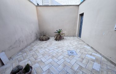 ABITAZIONE INDIPENDENTE CON GARAGE – Trepuzzi (Le), via Grazia Deledda, 26