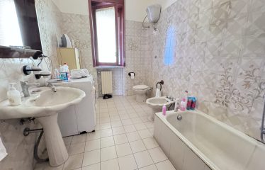 APPARTAMENTO AMPIA METRATURA – Squinzano (Le), Via Ada Negri