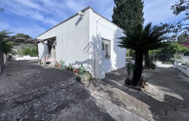 VILLETTA CON GIARDINO – Trepuzzi (Le), via G. Elia