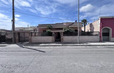 VILLA CON GIARDINO &ndash; Squinzano (Le), via Lecce