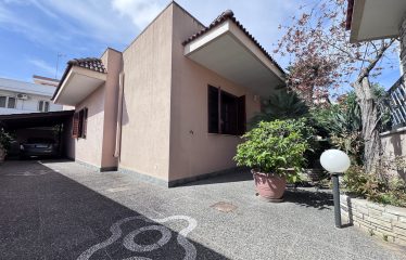 VILLA CON GIARDINO &ndash; Squinzano (Le), via Lecce