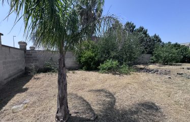 TERRENO EDIFICABILE RECINTATO &ndash; Squinzano (Le), via Sindaco Frassaniti