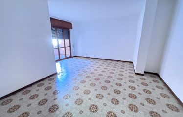 Appartamento 1° Piano, Squinzano (Le), via Moretto, 13