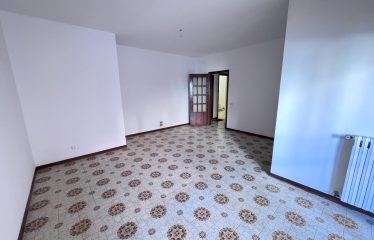Appartamento 1° Piano, Squinzano (Le), via Moretto, 13