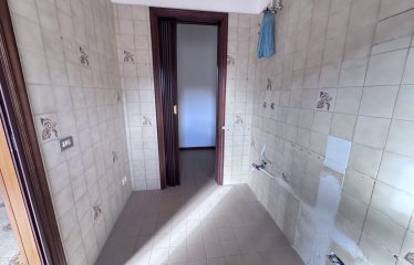 Appartamento 1° Piano, Squinzano (Le), via Moretto, 13