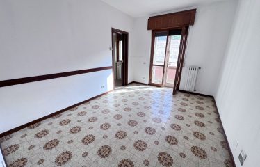 Appartamento 1° Piano, Squinzano (Le), via Moretto, 13