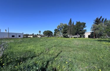 CASOLARE CON AMPIO TERRENO &ndash; Squinzano(Le), Via S. Elia