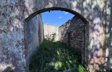 CASOLARE CON AMPIO TERRENO &ndash; Squinzano(Le), Via S. Elia