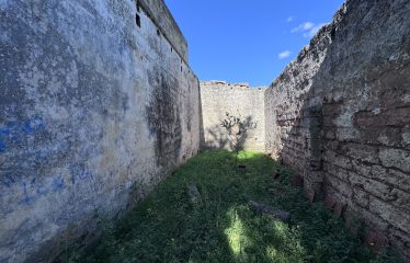 CASOLARE CON AMPIO TERRENO &ndash; Squinzano(Le), Via S. Elia