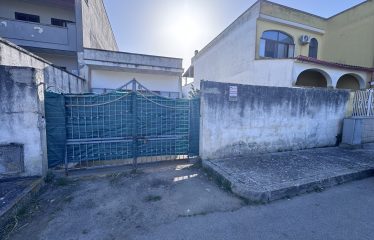 Garage con terreno edificabile &ndash; Squinzano (Le)