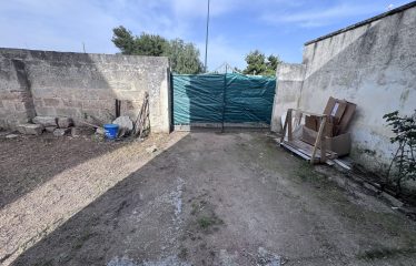 Garage con terreno edificabile &ndash; Squinzano (Le)