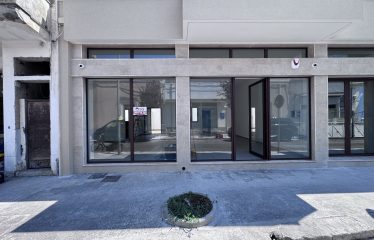 Locale commerciale con giardino – Squinzano (Le), via V. Veneto