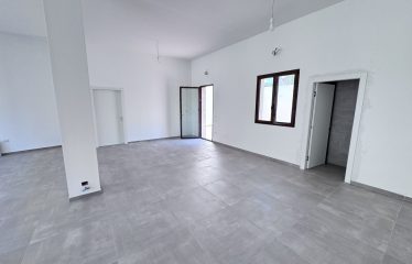 Locale commerciale con giardino – Squinzano (Le), via V. Veneto