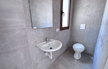 Locale commerciale con giardino – Squinzano (Le), via V. Veneto