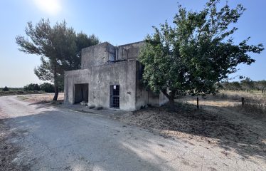 Piccolo Casolare di Campagna – Campi Salentina (Le), contrada Patera