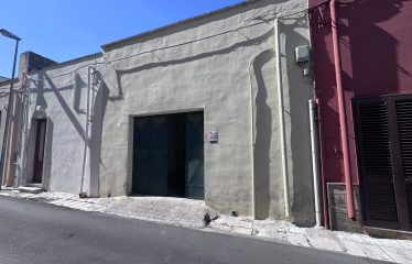 GARAGE / DEPOSITO – Squinzano (Le), via Gianfilippe