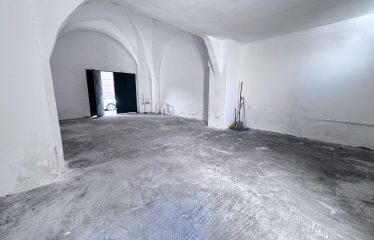 GARAGE / DEPOSITO – Squinzano (Le), via Gianfilippe